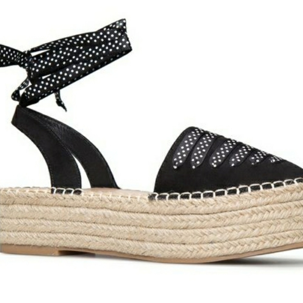 Shoes - Picture 2 of 8